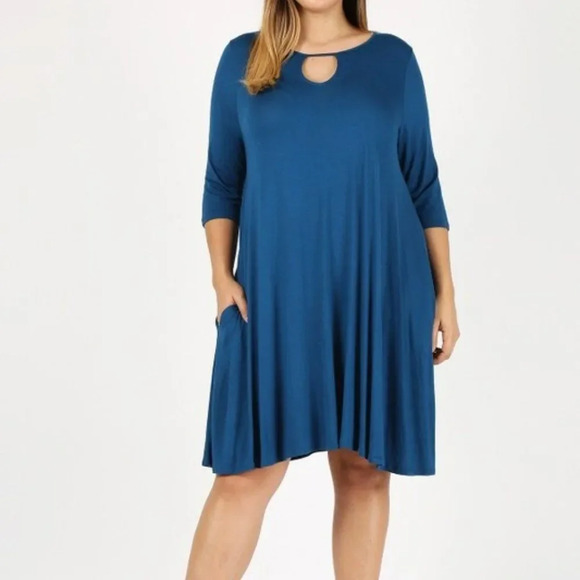 Dresses & Skirts - Plus Size Keyhole Dress with Pockets